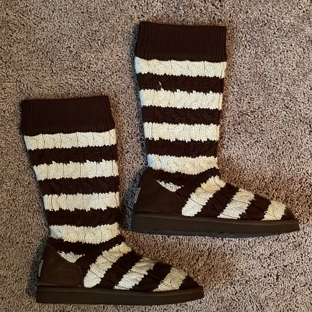 UGG Australia Women’s Size 8 Classic Striped Knit Sweater Boots Brown 5822